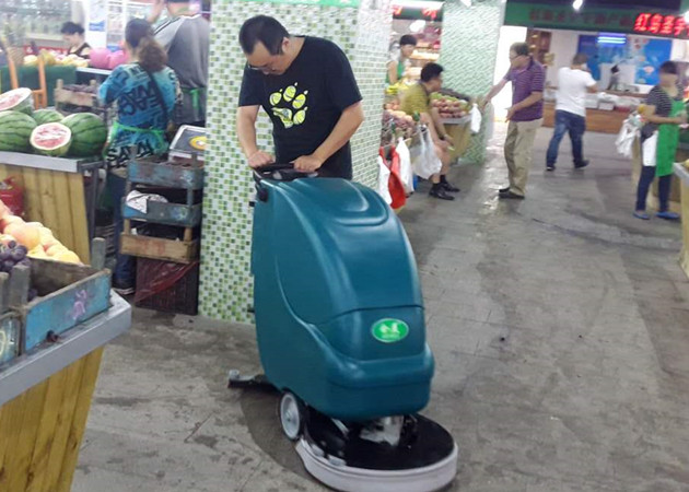上海江桥农贸市场采购合美手推式洗地机