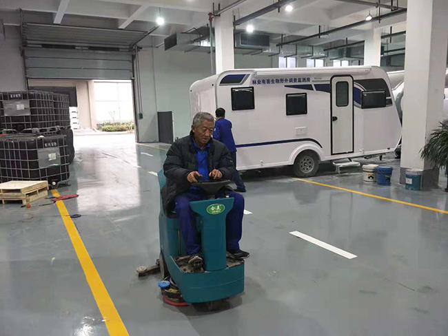 驾驶式洗地机为满足社会需求而生