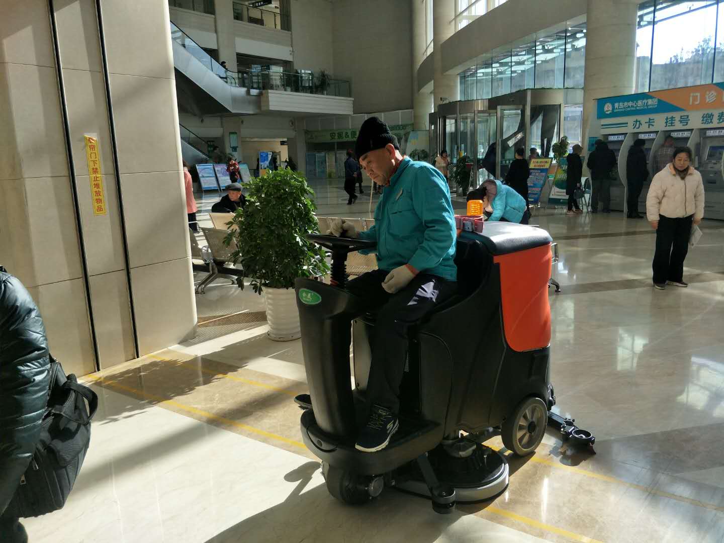驾驶式洗地机的效率为什么会降低
