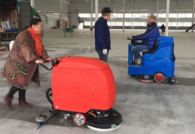 低温状态下如何使用手推式洗地机