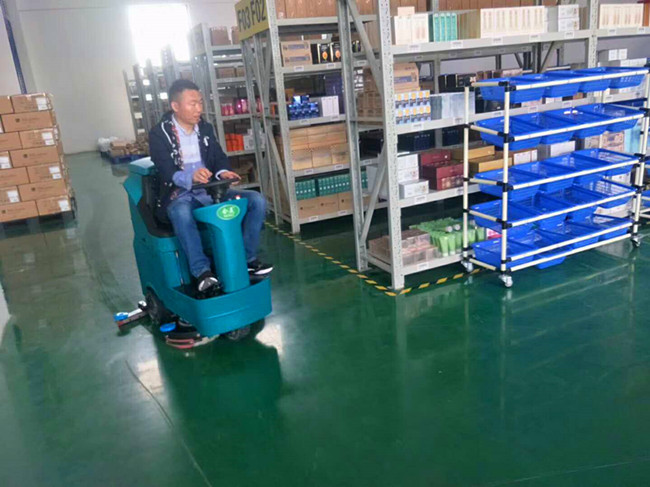 大型洗地车操作规范