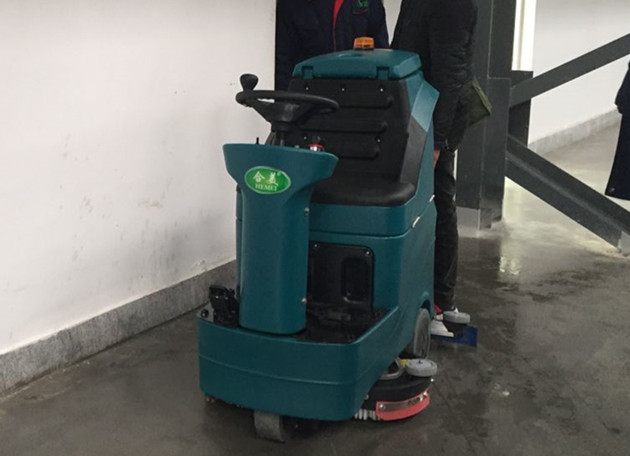 大型洗地车适合那些行业使用